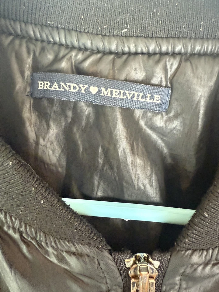 Chaqueta Brandy Melville Mujer Pequeña Bombardero Cremallera Puffer Ligera Informal Foto 3 de 4