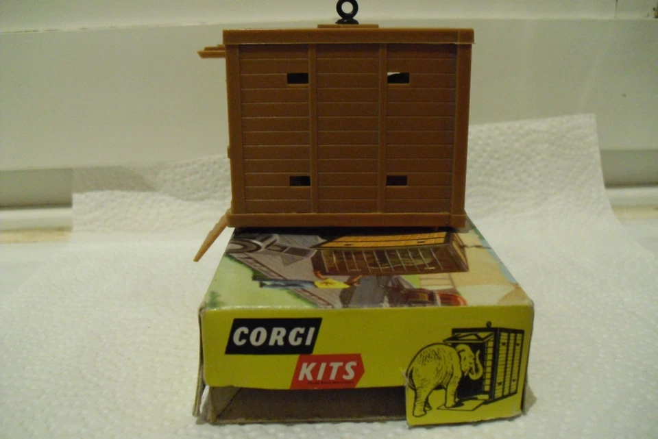 Corgi Toys / Kits 607 Chipperfields Elefant & Transport Cage in OVP!! - Bild 4 von 4