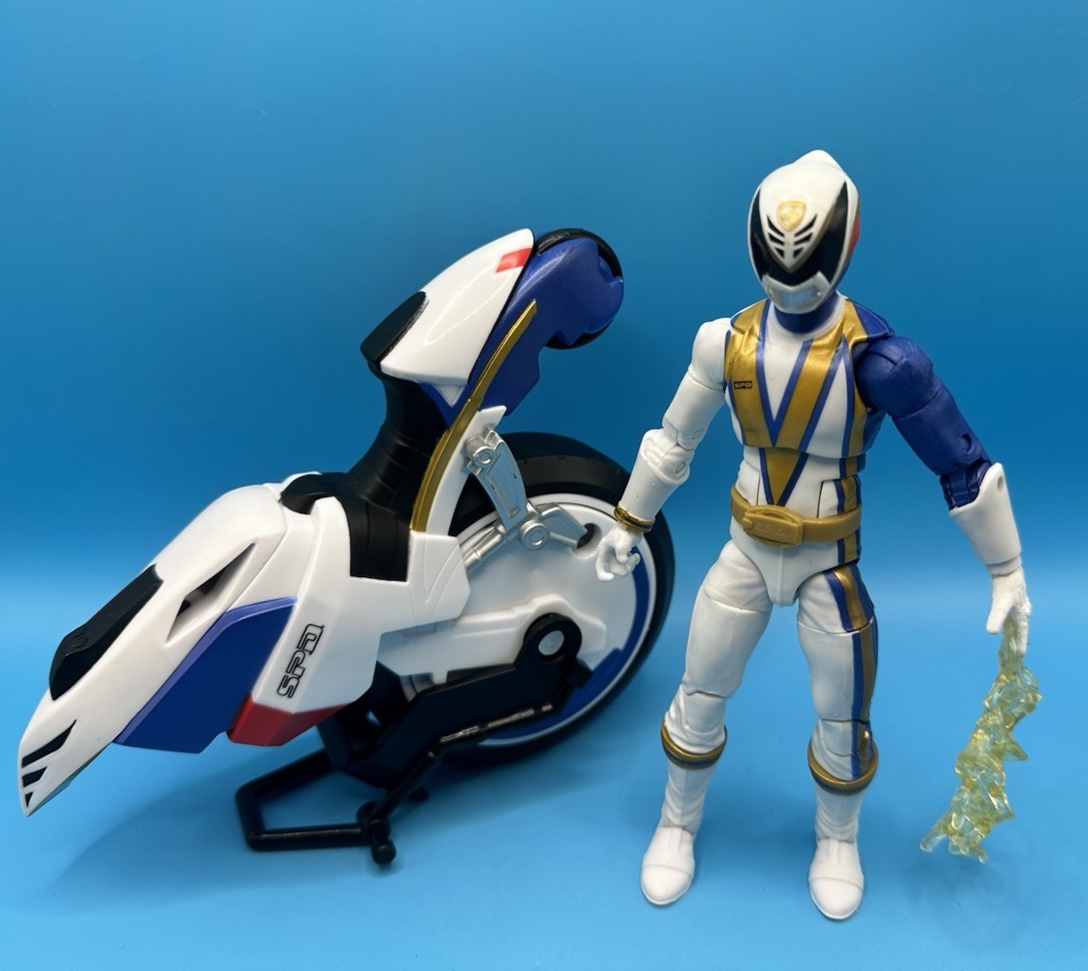 Power Rangers Lightning Collection S.P.D. Omega Ranger & Uniforce Cycle