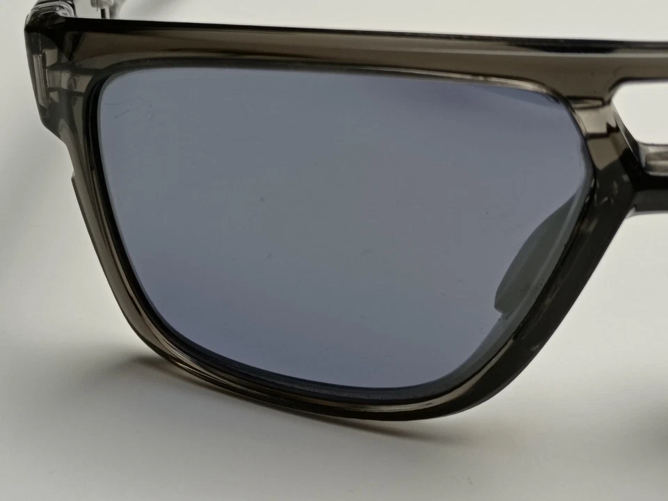 Gafas de sol Oakley Crossrange negras transparentes púrpuras monturas con logotipo lentes Prizm  Foto 4 de 4