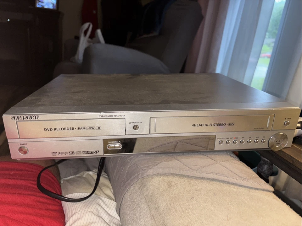 Samsung DVD-VR300A Grabadora DVD VCR Combo Reproductor VHS Convertidor Funciona #0905 Foto 2 de 4