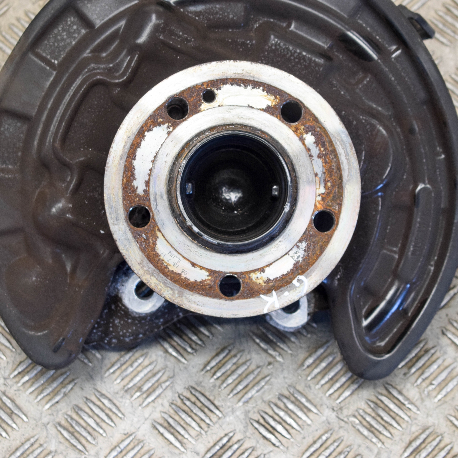 MERCEDES-BENZ A W177 Rear Left Wheel Hub Spindle A2473570300 1.3i 