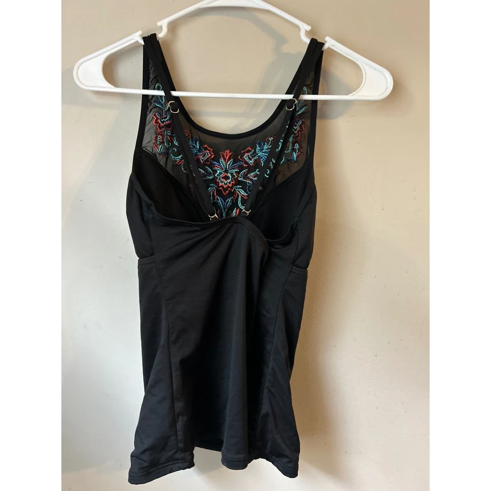 Y2kAPT. Sujetador incorporado Tankini 9 negro bordado espalda entrecruzada Foto 3 de 4