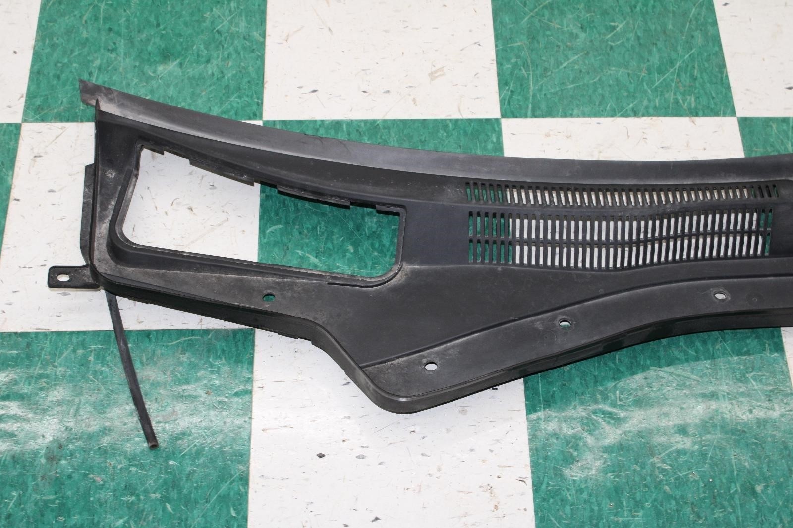 14-20 Ghibli Front Windshield Wiper Cowl Vent Panel Trim Cover OEM Factory WTY