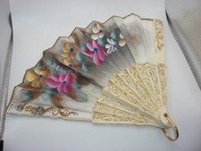 VINTAGE 1974 SPAIN ORNATE HAND PAINTED FAN NEW IN O.B. 