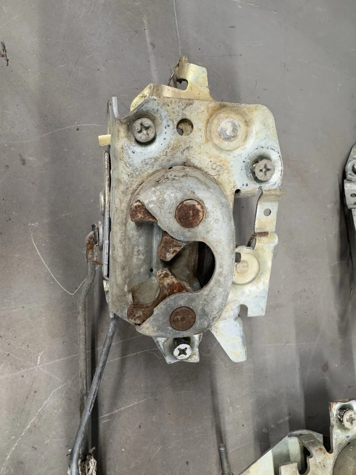 Ford Galaxie Mercury Monterey 1969 1970 4 puertas pestillos barras de bloqueo personalizado equipo original Foto 2 de 4