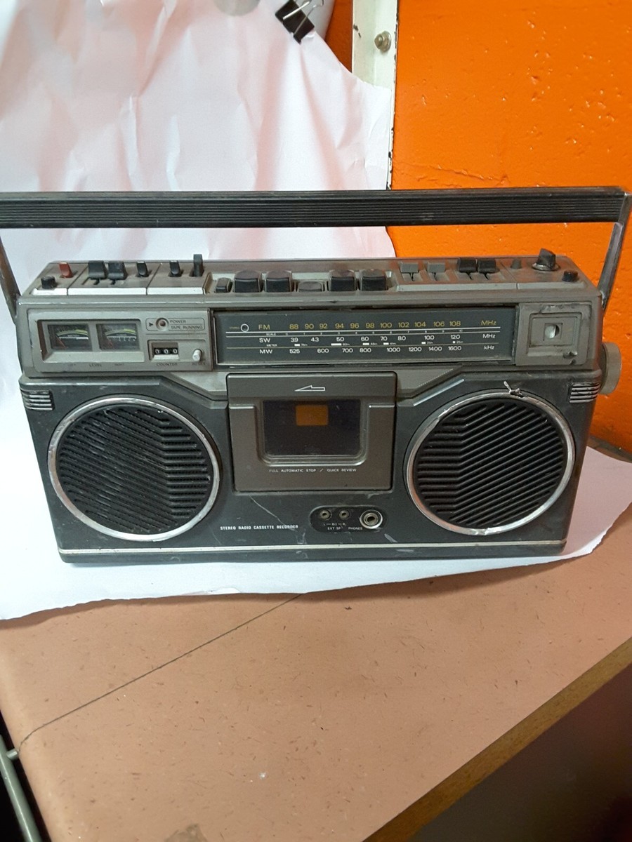 Vintage Retro AIWA 3 Band Stereo Radio Cassette Recorder Model TPR