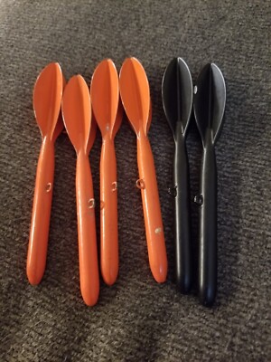 Six (6) Torpedo Trolling Divers. 4 Orange 2 Black. 2.8oz Each. Q7