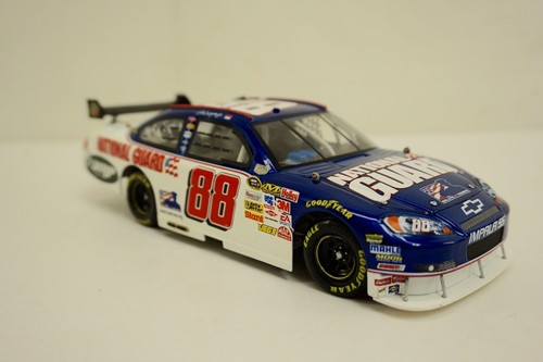 2008 ARC Diecast: #88 Dale Earnhardt Jr - National Guard Salute The Troops - Picture 2 of 10