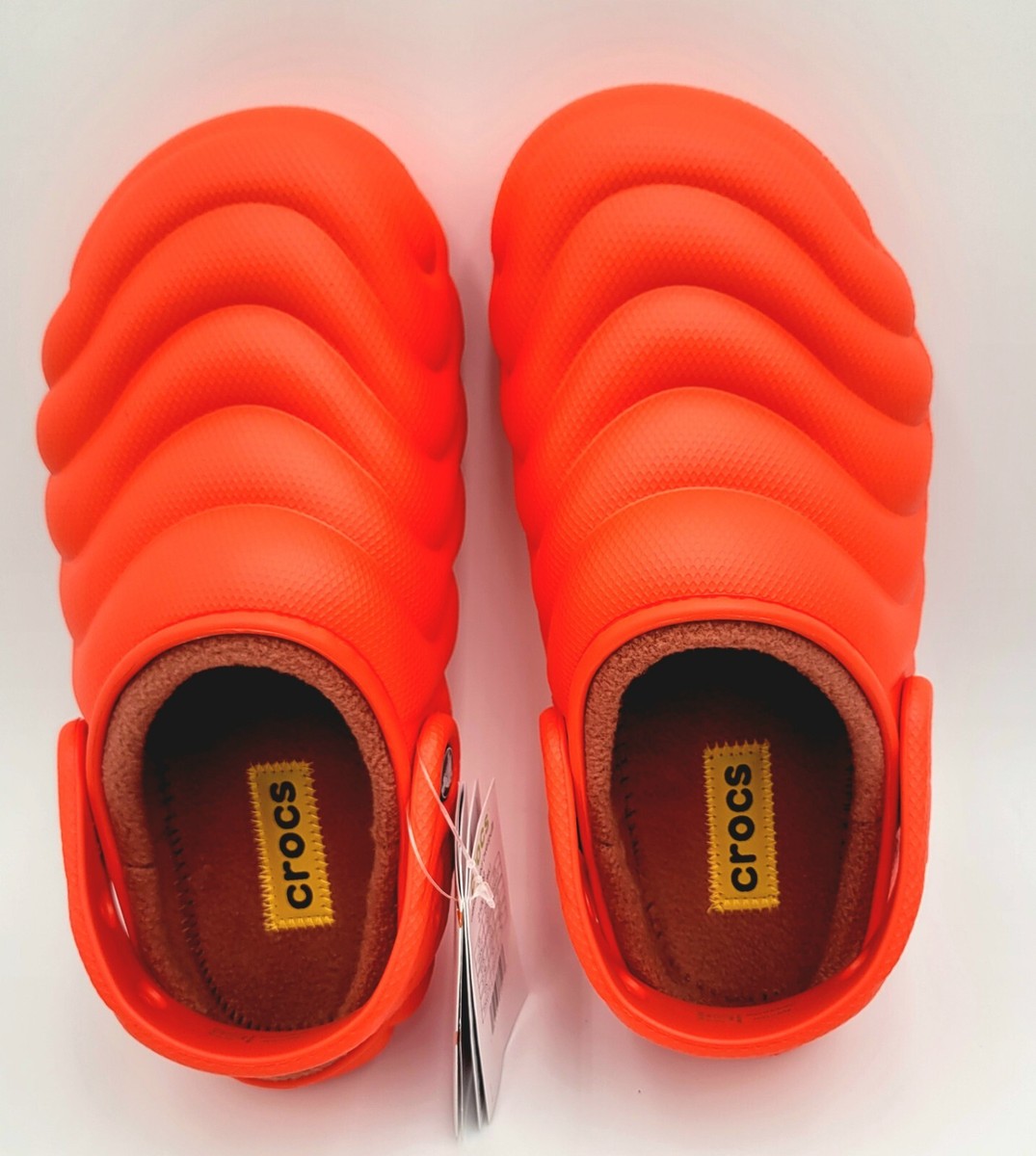Crocs OVERPUFF Classic Lined Clogs Lava Orange Women display picture 3