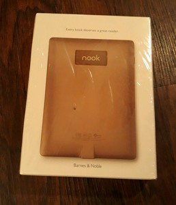 Barnes Noble Nook Glowlight Plus 4gb 6 Wifi New Sealed Box