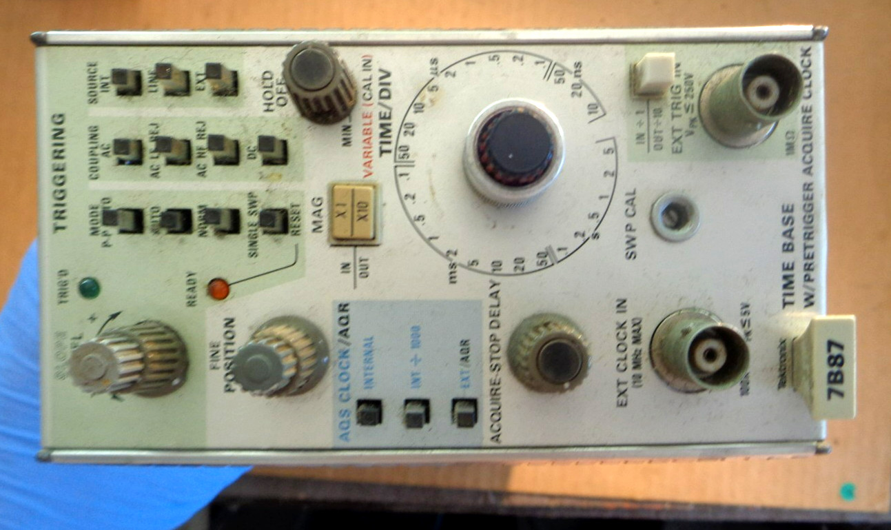 Tektronix 7B87 Time Base Plug-In Unit - Works