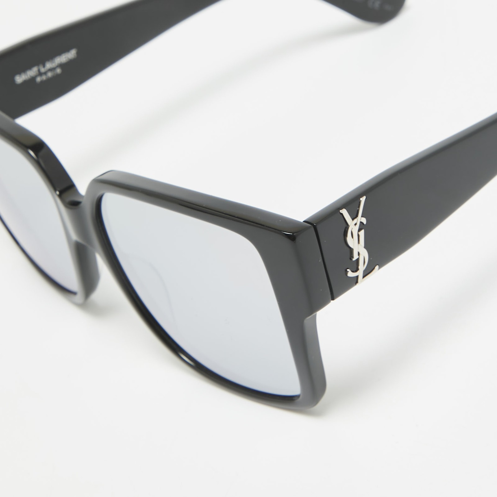 Occhiali da sole Saint Laurent nero argento SLM9 001 quadrati a specchio