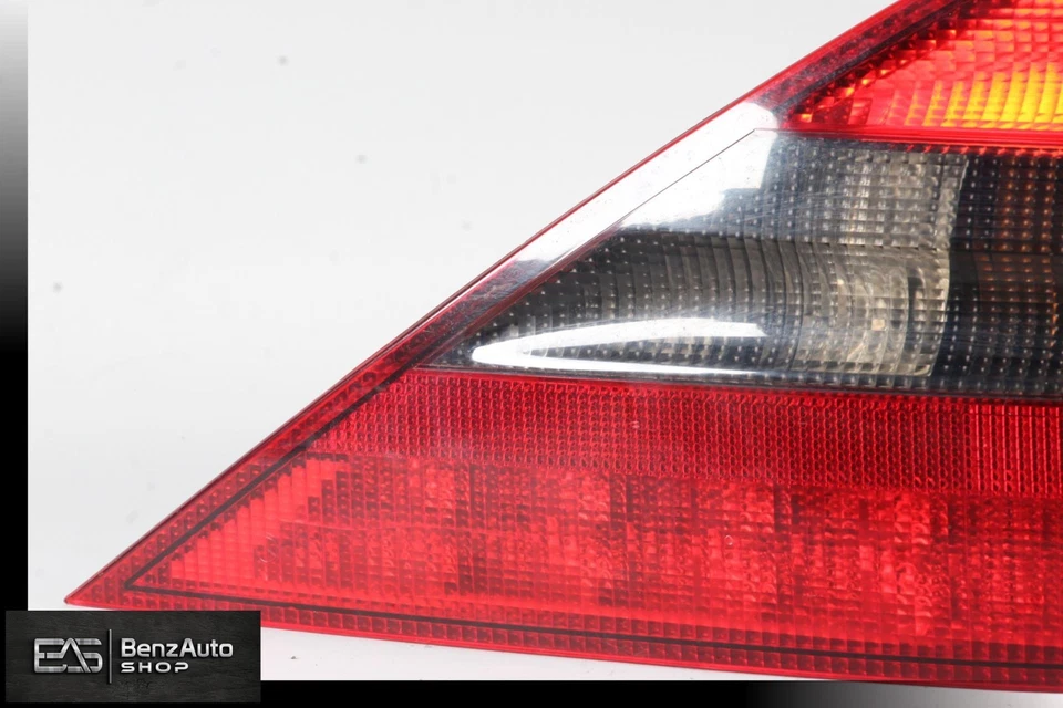 03-12 Conjunto de lámpara de luz trasera derecha Mercedes R230 SL55 AMG SL550 OEM **NOTA** Foto 2 de 4
