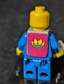 Lego CAS082S - Classic Castle Knight w/Vest, Shield & Sword - Sets 375 & 6075