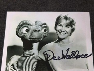 DEE WALLACE Authentic Hand Signed Autograph 4X6 PHOTO FAMOUS ACTRESS CUJO & ET