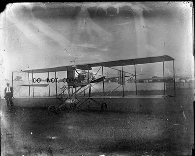 N196 1910 GLASS NEGATIVE GLENN CURTISS BY HIS EXPEERIMENTAL PLANE MODEL D? RARE