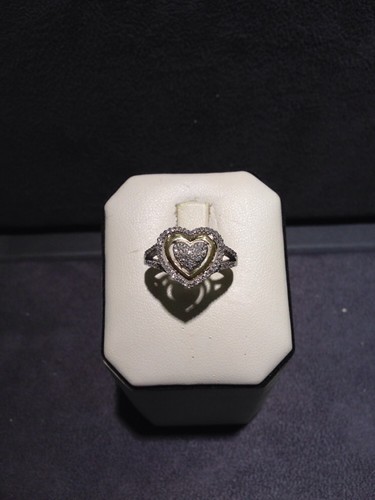 Beautiful 10K Two Tone Gold Heart Shaped Ladies Ring With Diamonds - 第 4/10 張圖片