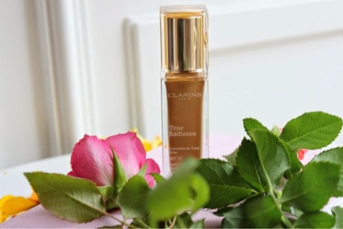 CLARINS True Radiance SPF 15 Perfect Skin Foundation 114 CAPPUCCINO 1.1 oz NIB - Picture 2 of 3
