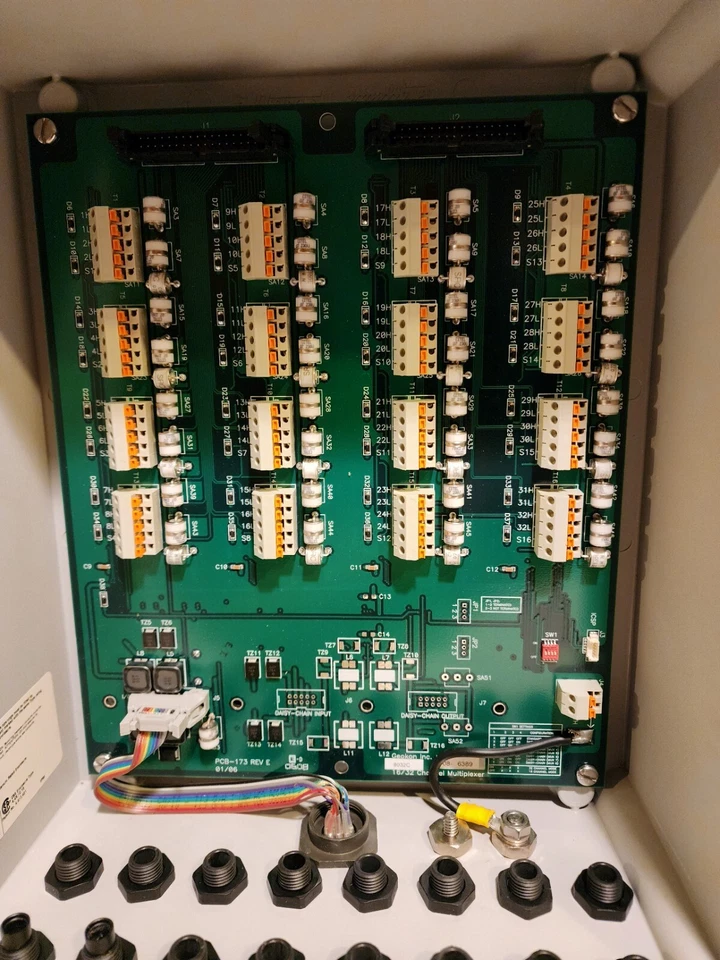 GEOKON 16/32 3208-6392 PCB-173 REV E 8032C 8032-16-1S 08-6389 A1206CHQRFG Foto 2 de 4