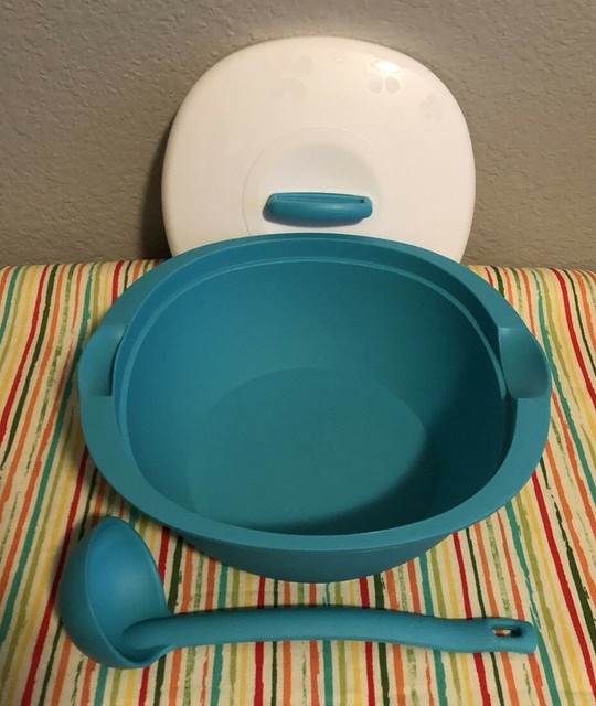 Tupperware Legacy Soup Server Bowl w/ Scoop Aqua w/ White Lid 7.5 Cups