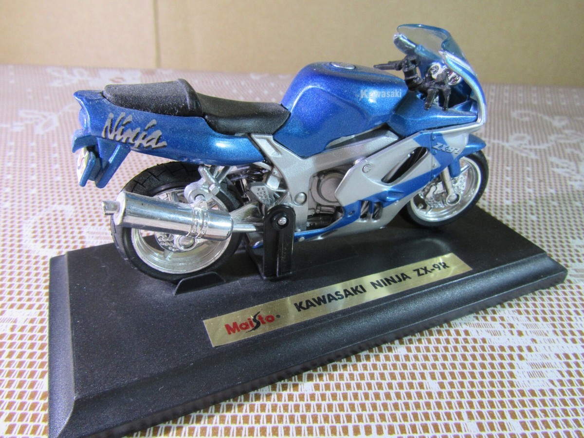 384Z Maisto Special Edition 39306 Kawasaki Ninja ZX-9R 1995 384Z Maisto Special Edition 39306 Kawasaki Ninja ZX-9R 1995