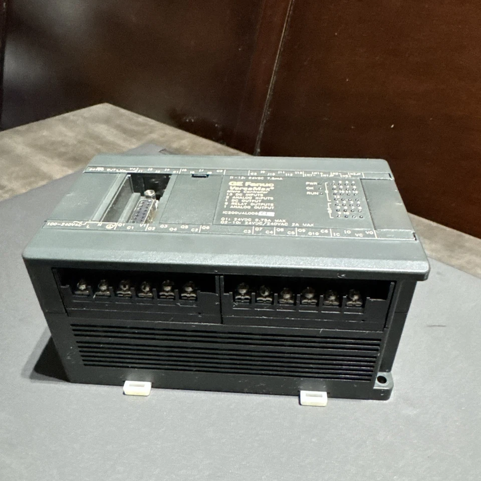 Microcontrolador GE Versamax IC200UAL006-CE Foto 2 de 3