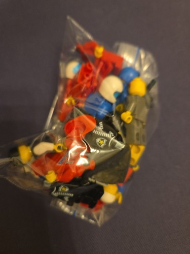 Lot Of 13 Lego Minifigures And Parts - Picture 8 of 8