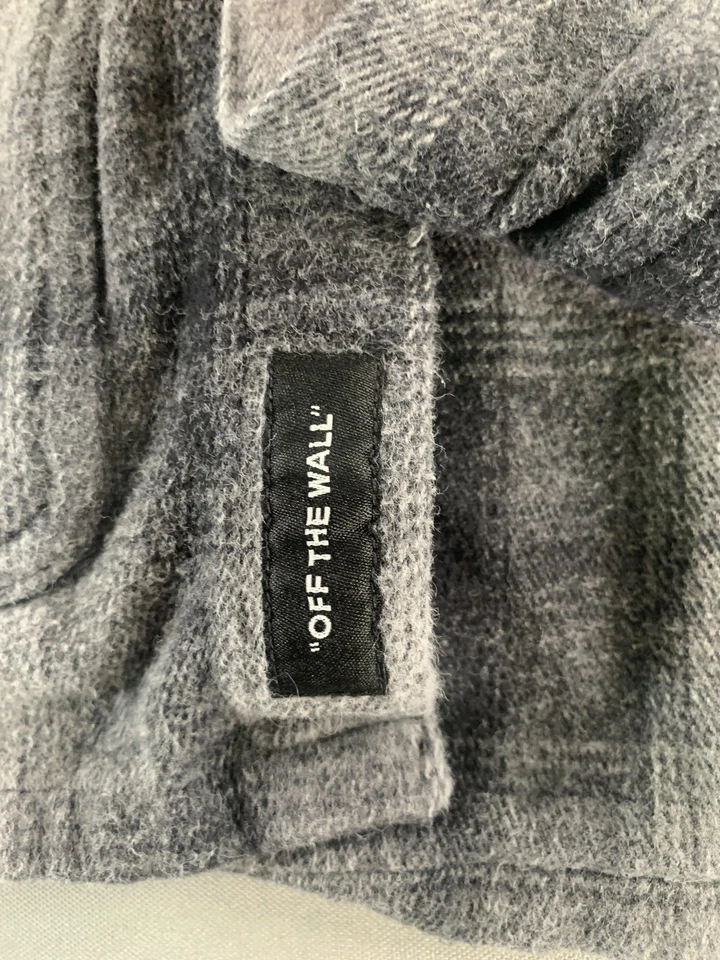 Vans Jacket Mens Medium Black Gray Plaid Fleece Flannel Shirt Classic Fit - Image 4 of 4