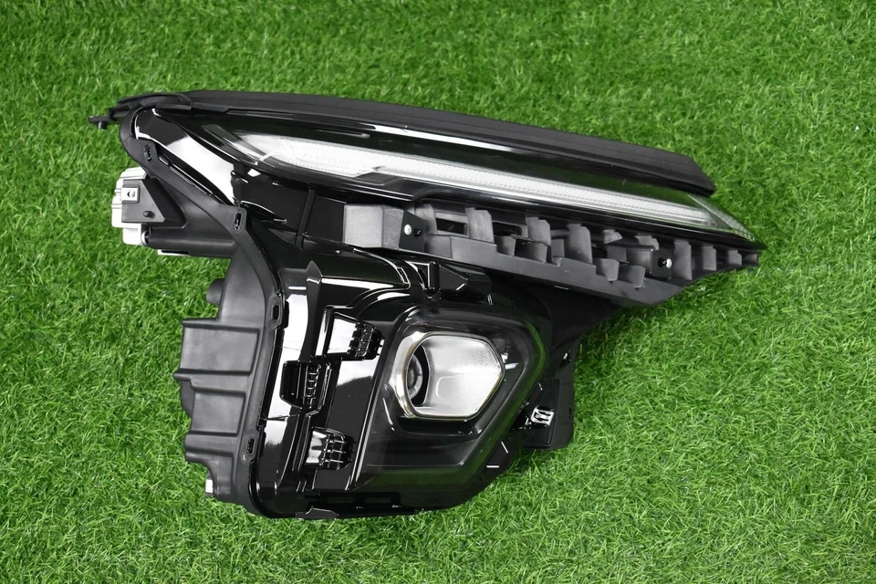 Faro proyector LED completo pasajero Chevy Trailblazer 2024-2025 Foto 3 de 4