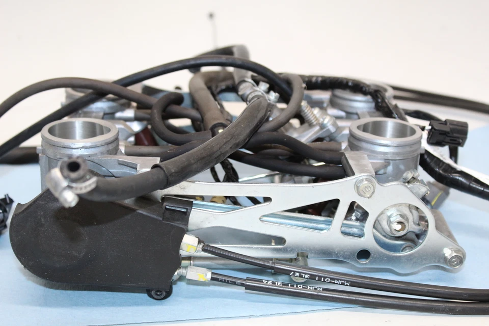 Honda Interceptor 800 Vfr800f 2014 2015 inyectores principales de combustible/cuerpos del acelerador Foto 2 de 4