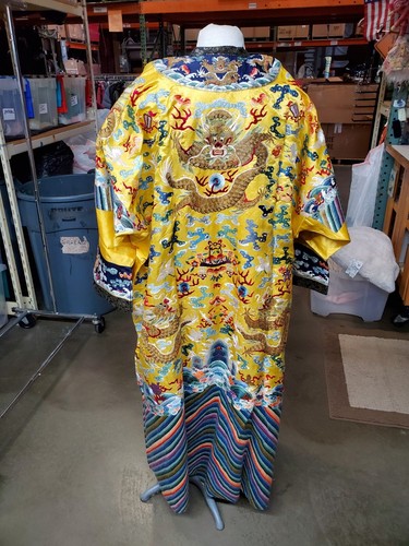 Chinese Dragon Robe - Picture 2 of 9