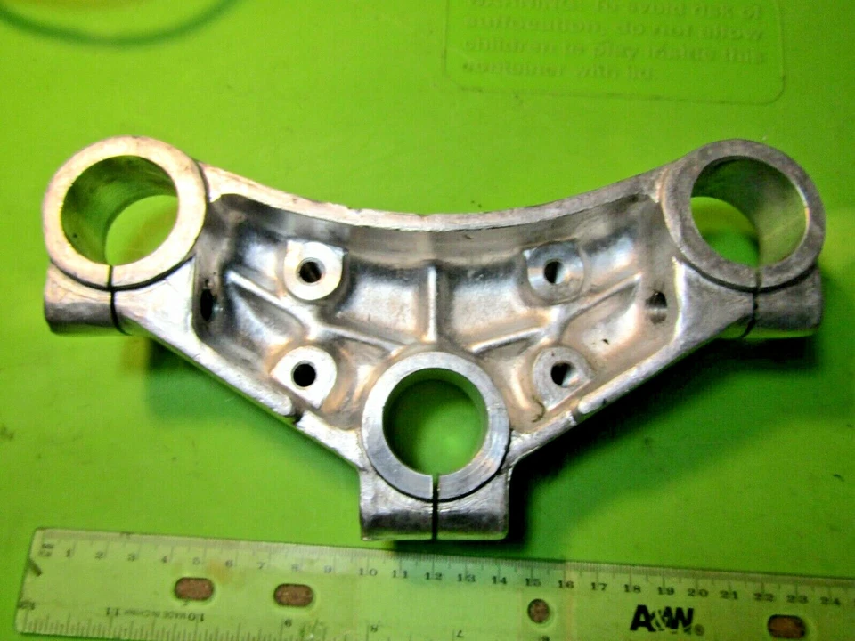 Montesa Cota 172 Triple Tree Top Brace p/n BET 4.35-162 NOS 19M 1975-1980 - Imagem 2 de 4