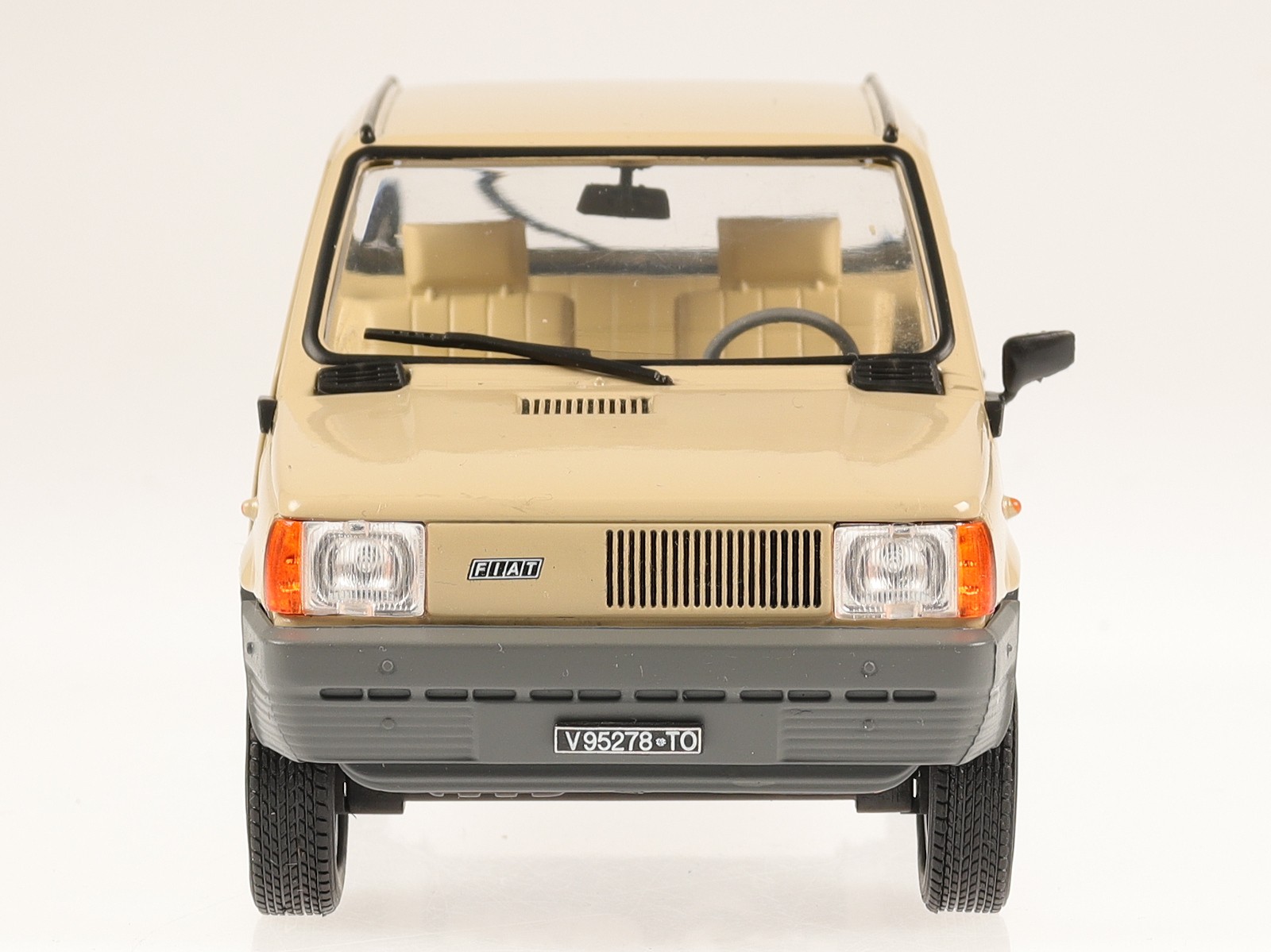 Fiat Panda 45 1980 Beige Modello 1:24 foto 3