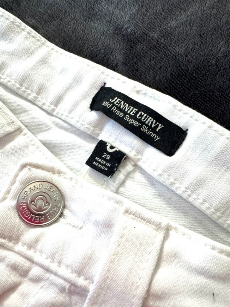 New Womens White true religion Jennie Curvy rolled hem shorts size 29 thumbnail 2