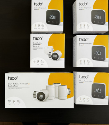 Tado X Heizkörper Thermostate inkl. Bridge X und Temperatursensoren. NEUWERTIG 