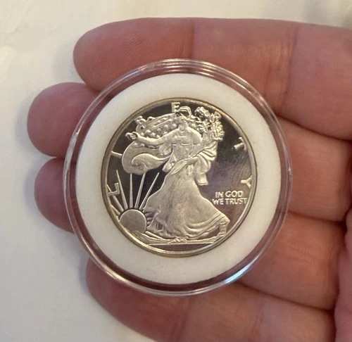 Silver - 1/2 oz Walking Liberty Round .999 fine