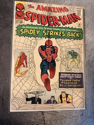 Marvel Comics The Amazing Spider-Man Issue #19 Spidey Strikes Back