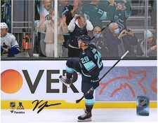 Vince Dunn Seattle Kraken Signed 8