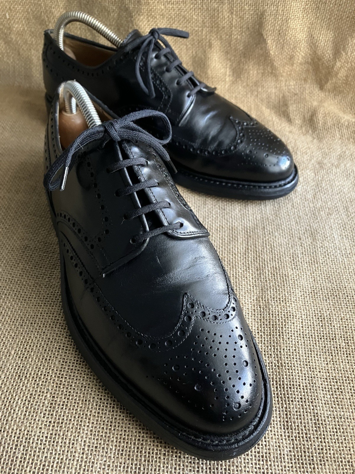 SAOLA Scarpe derby Crockett & Jones PEMBROKE nere in pelle alare taglia UK 6 E US 7