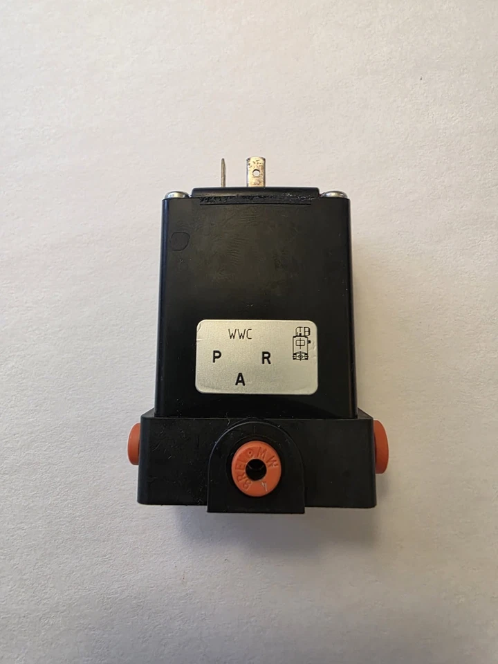 Válvula de accionamiento de drenaje Wascomat 208v-240v 60hz Electrolux Válvula de accionamiento de drenaje Foto 2 de 3