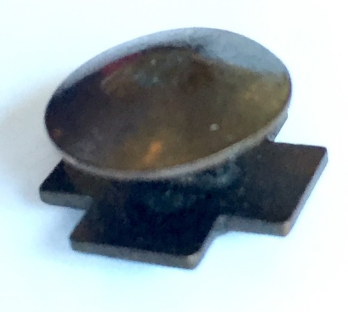 ANTIQUE UNITED SPANISH AMERICAN WAR VETERANS 1898-1902 METAL CROSS LAPEL BUTTON - Picture 2 of 3