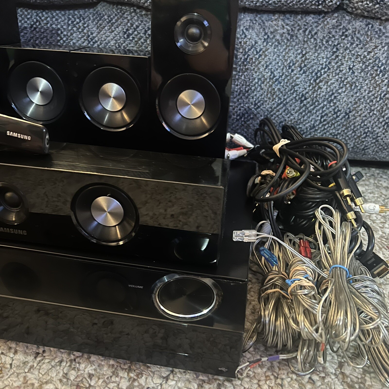 Samsung Blu-ray Home Theater  HT-C 5500 With Cords! (No Remote)