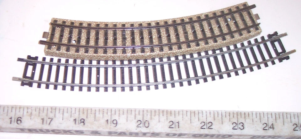 55 X Vintage 5100 Marklin HO/OOO Curved 30º R=360 Full Section 3-Rail Track - Image 3 of 3