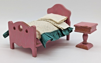 Vintage Strombecker Dollhouse Pink Bedroom 1930's Unique Hand sewn bedding  1/12