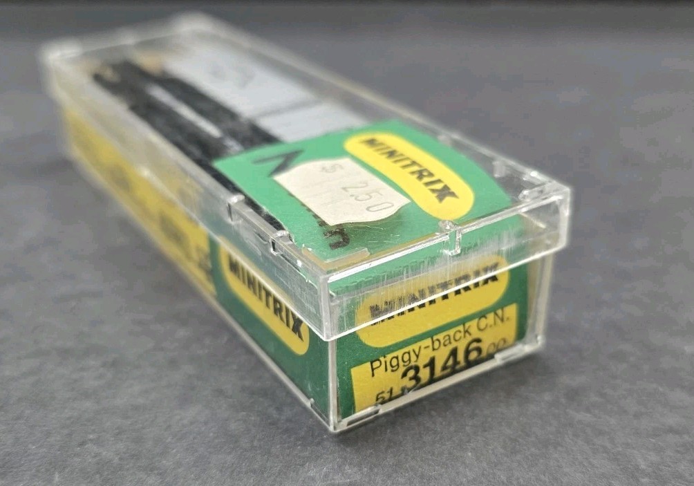 Minitrix N Gauge - 3146 Piggy Back 601 C.N. 665144 Canadian