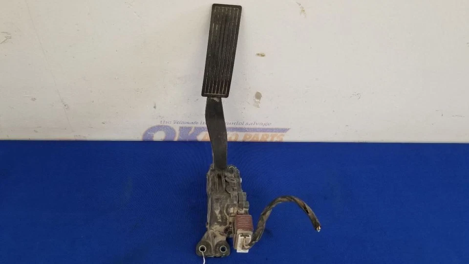 08 PEDAL ACELERADOR CHEVY EXPRESS VAN 3500 CON COLETA 15102576 Foto 2 de 4