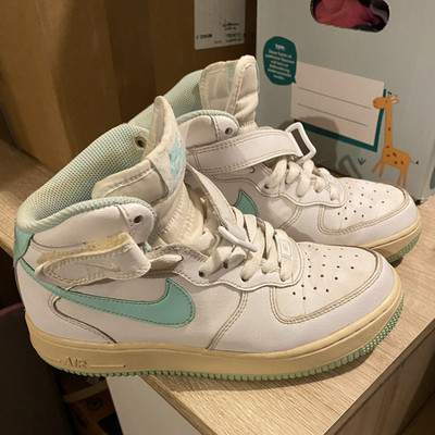 Nike Air Force 1 Mid Top Sneaker Weiß/Mintgrün EU 38,5 (6Y) 518218-107