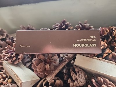 Hourglass Veil Hydrating Skin Tint *Shade 2* *New In Box*
