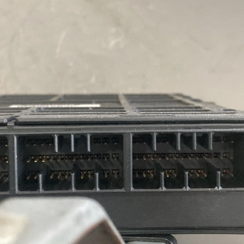 Mitsubishi Eclipse 2001 3,0 L ECU/cilindro de bloqueo/llave MR507645 Foto 3 de 4